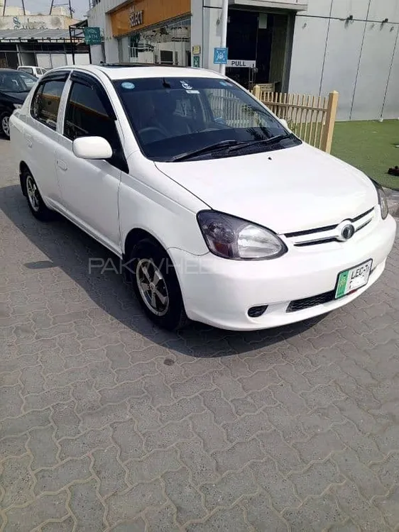 Toyota Platz 2005 for Sale in Lahore Image-1