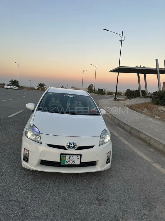 Toyota Prius 2011 for Sale in Peshawar Image-1