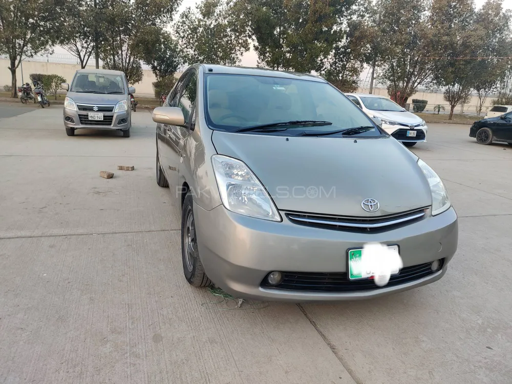 Toyota Prius 2007 for Sale in Burewala Image-1