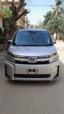 Used Toyota Voxy Hybrid X 2017