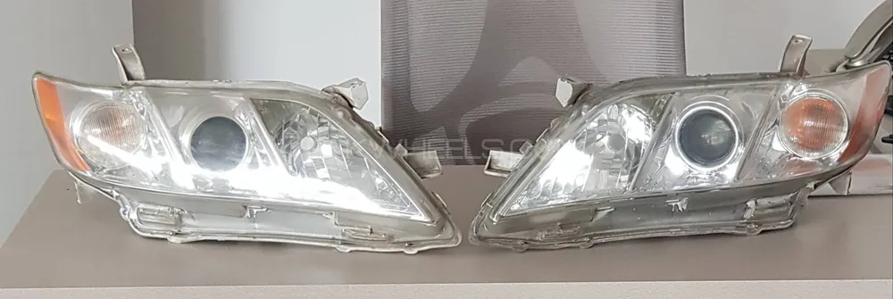 Camry headlight Image-1