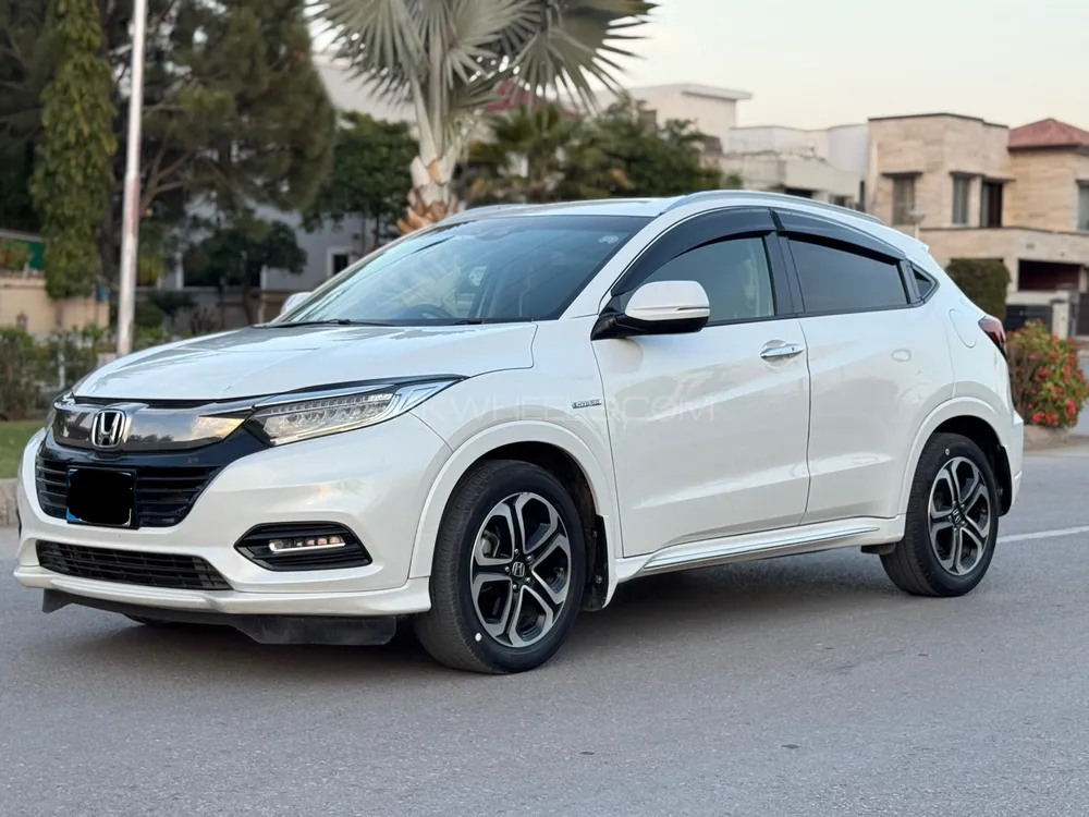 Honda Vezel 2018 for Sale in Islamabad Image-1