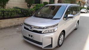 TOYOTA VOXY 
Model 2018
UNREGISTERED 
mileage 153440km
R GRADE