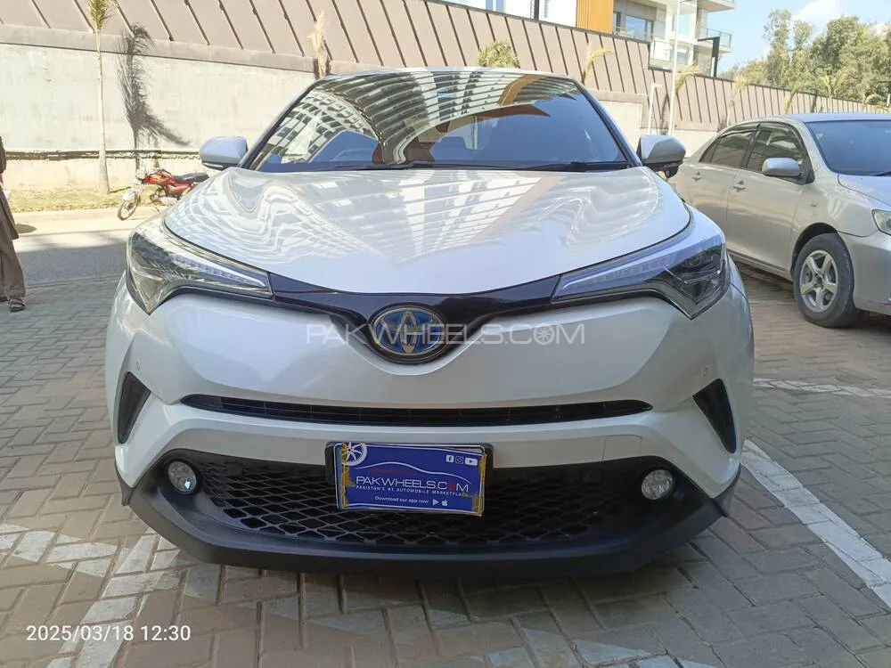 Toyota C-HR 2018 for Sale in Islamabad Image-1