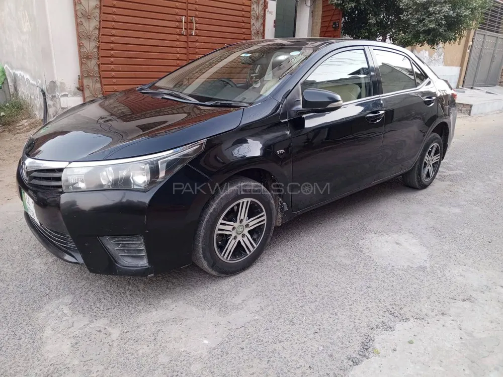 Toyota Corolla 2015 for Sale in Faisalabad Image-1