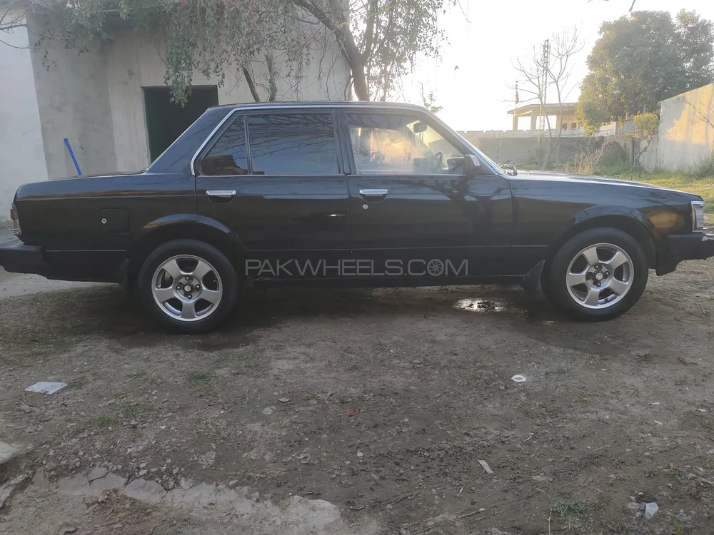 Toyota Corona 1982 for Sale in Taxila Image-1
