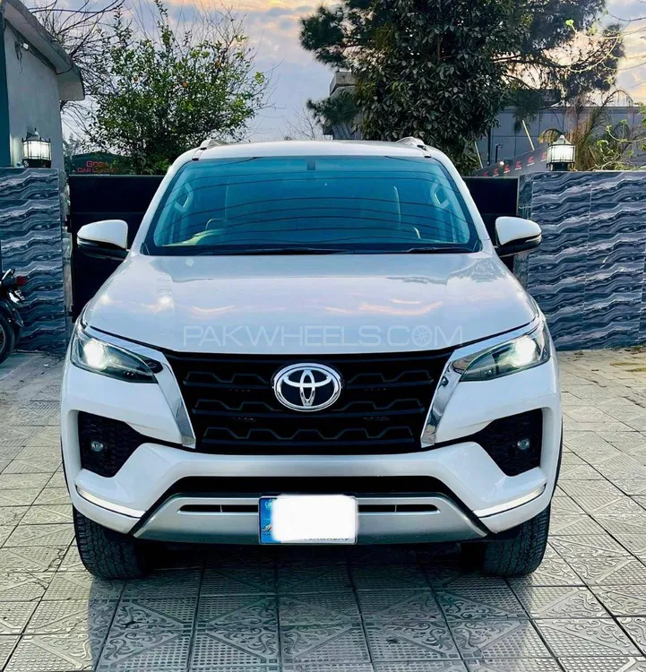 Toyota Fortuner 2021 for Sale in Islamabad Image-1
