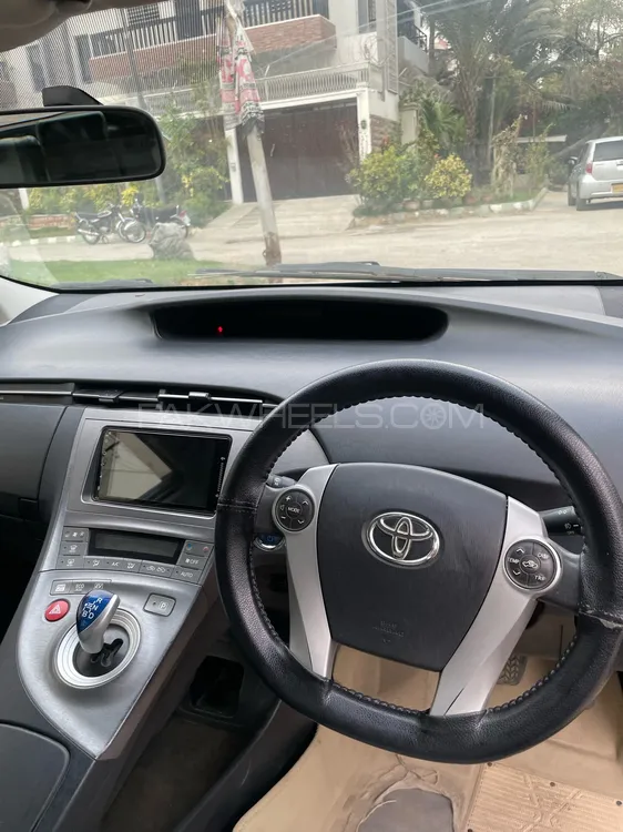 Toyota Prius 2014 for Sale in Karachi Image-1