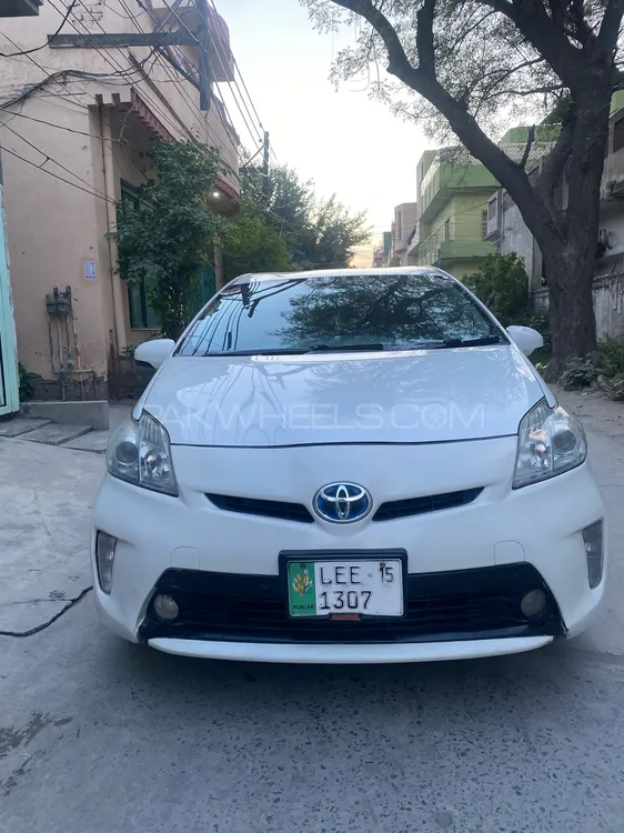 Toyota Prius 2011 for Sale in Lahore Image-1