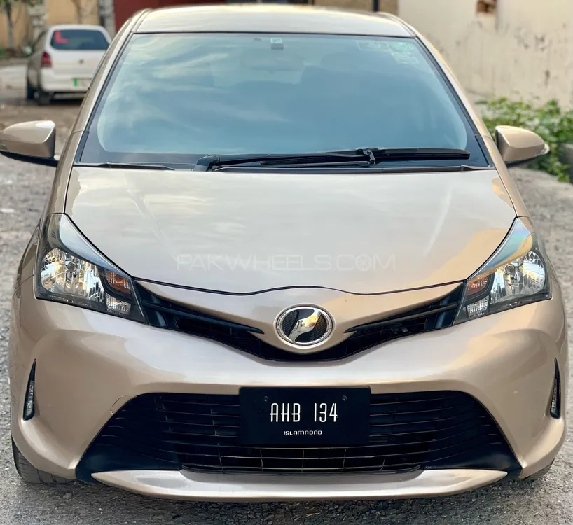 Toyota Vitz 2015 for Sale in Rawalpindi Image-1
