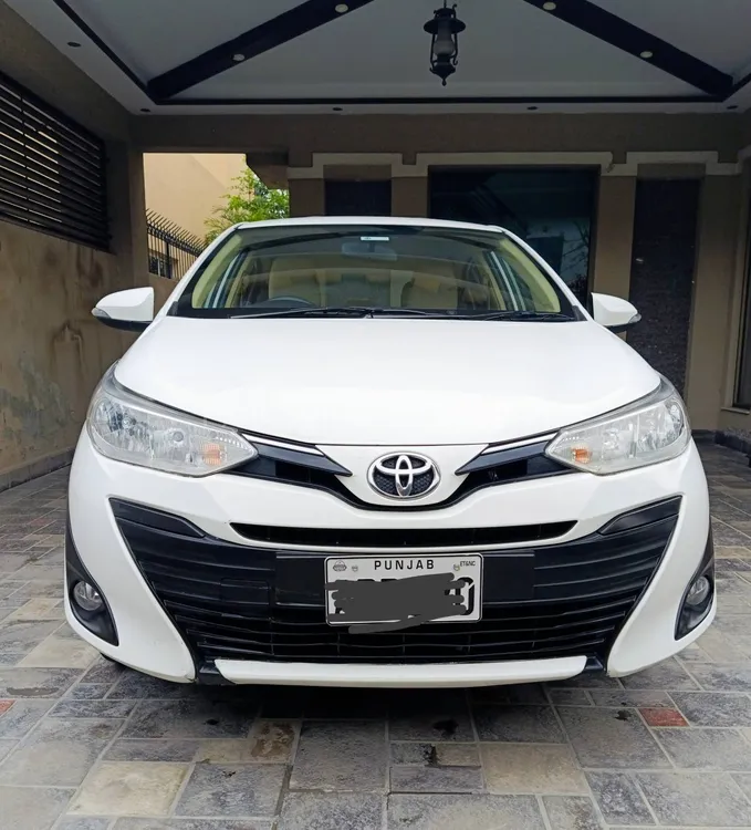 Toyota Yaris Sedan 2021 for Sale in Lahore Image-1