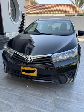 Slide toyota corolla altis 1 6 automatic 2015 118518879