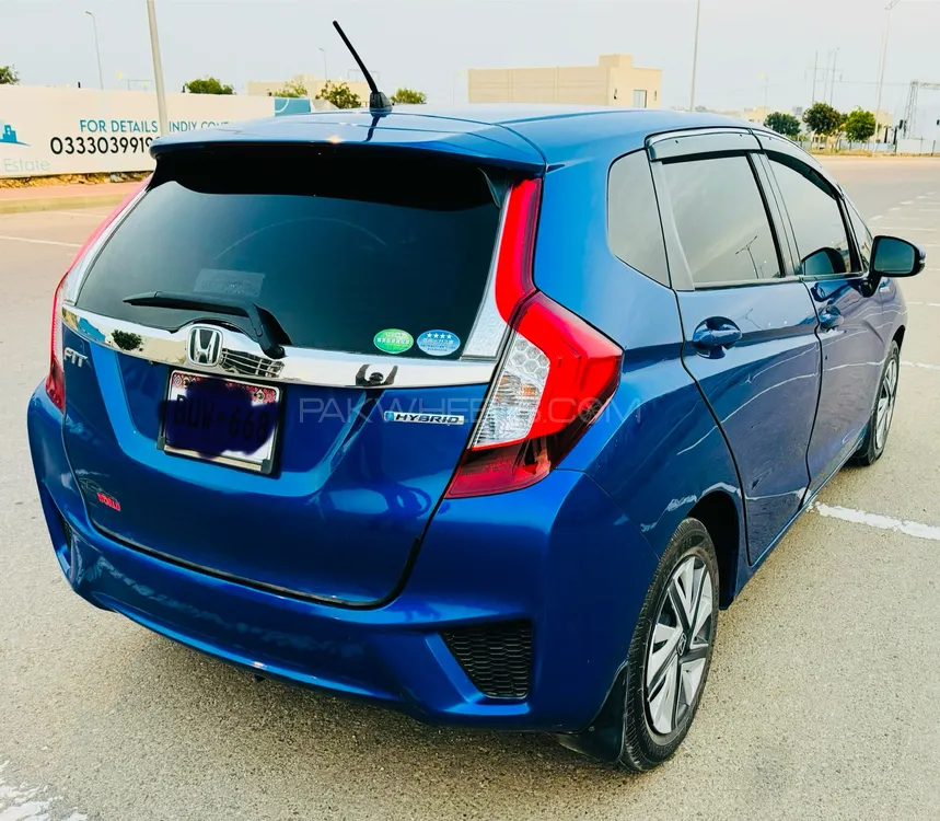 Honda Fit 2017 for Sale in Karachi Image-1