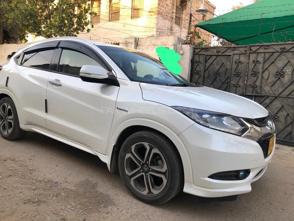 Honda Vezel 2015 for Sale in Karachi Image-1