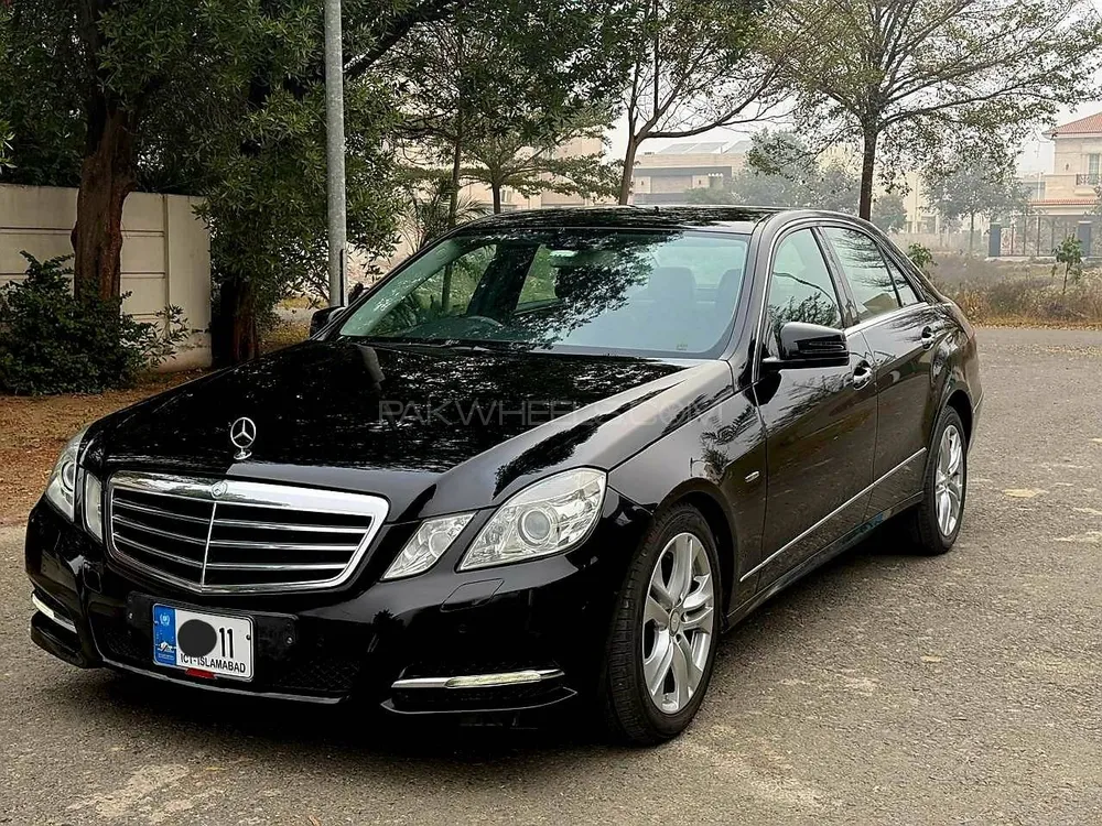 Mercedes Benz E Class 2011 for Sale in Lahore Image-1
