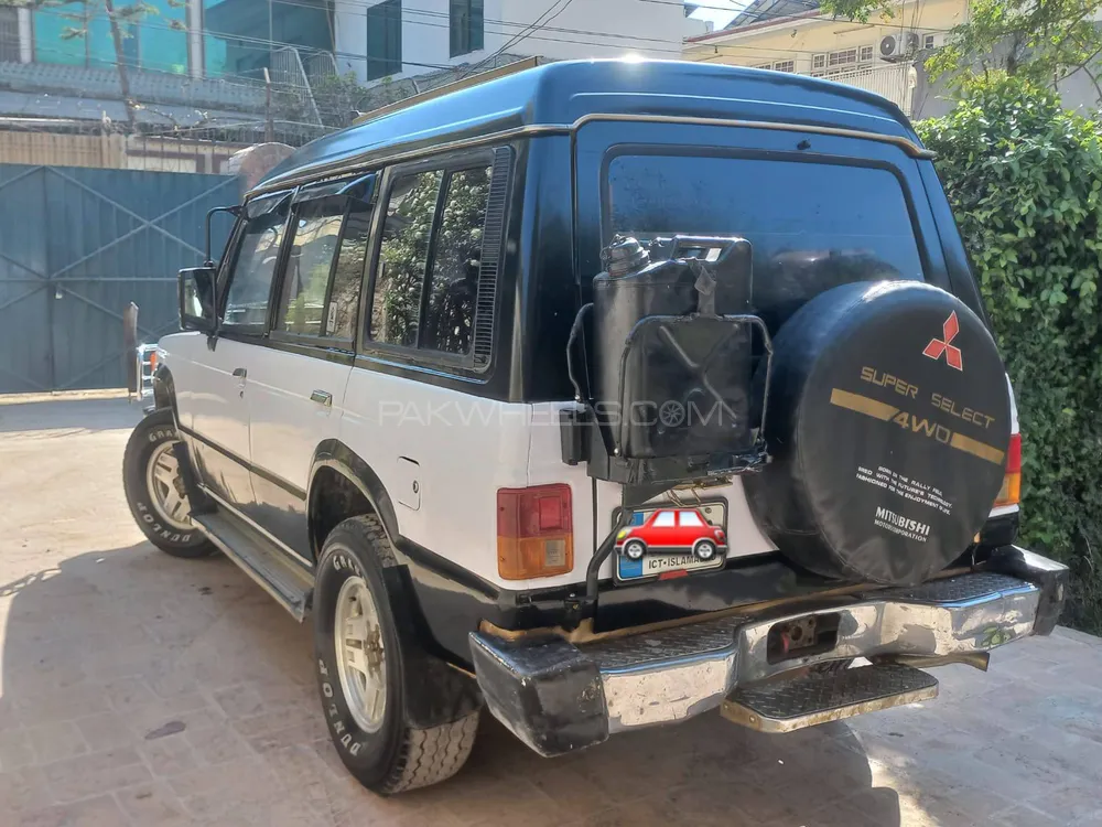 Mitsubishi Pajero 1987 for Sale in Peshawar Image-1