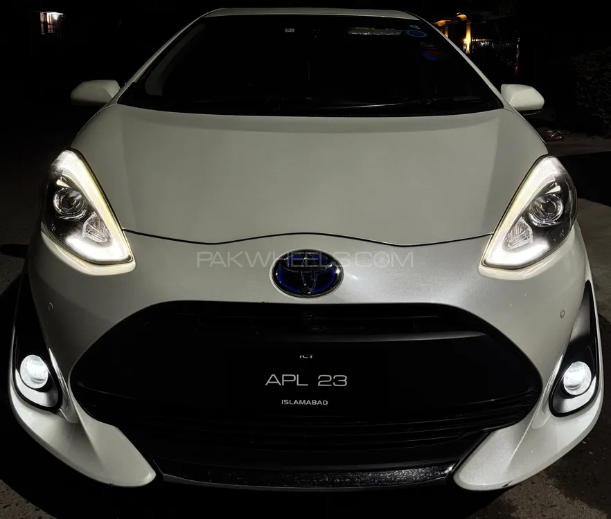 Toyota Aqua 2020 for Sale in Peshawar Image-1