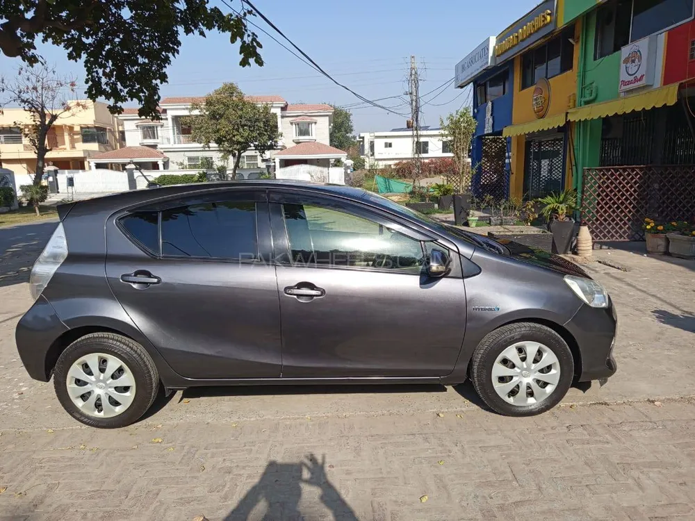 ٹویوٹا اکوا 2013 for Sale in لاہور Image-1