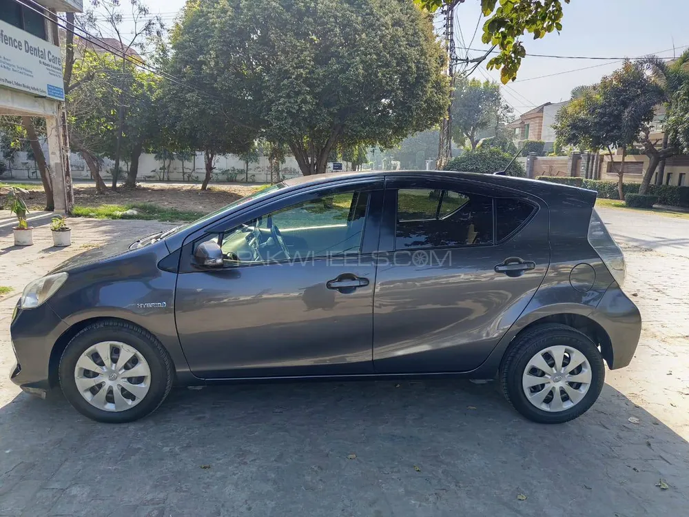 ٹویوٹا اکوا 2013 for Sale in لاہور ٹویوٹا اکوا 2013 for Sale in لاہور Image-3