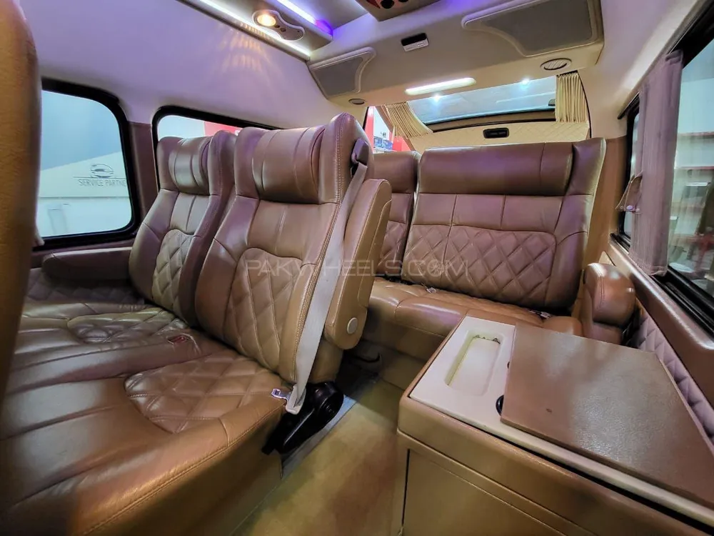 Toyota Hiace 2013 for Sale in Lahore Image-1