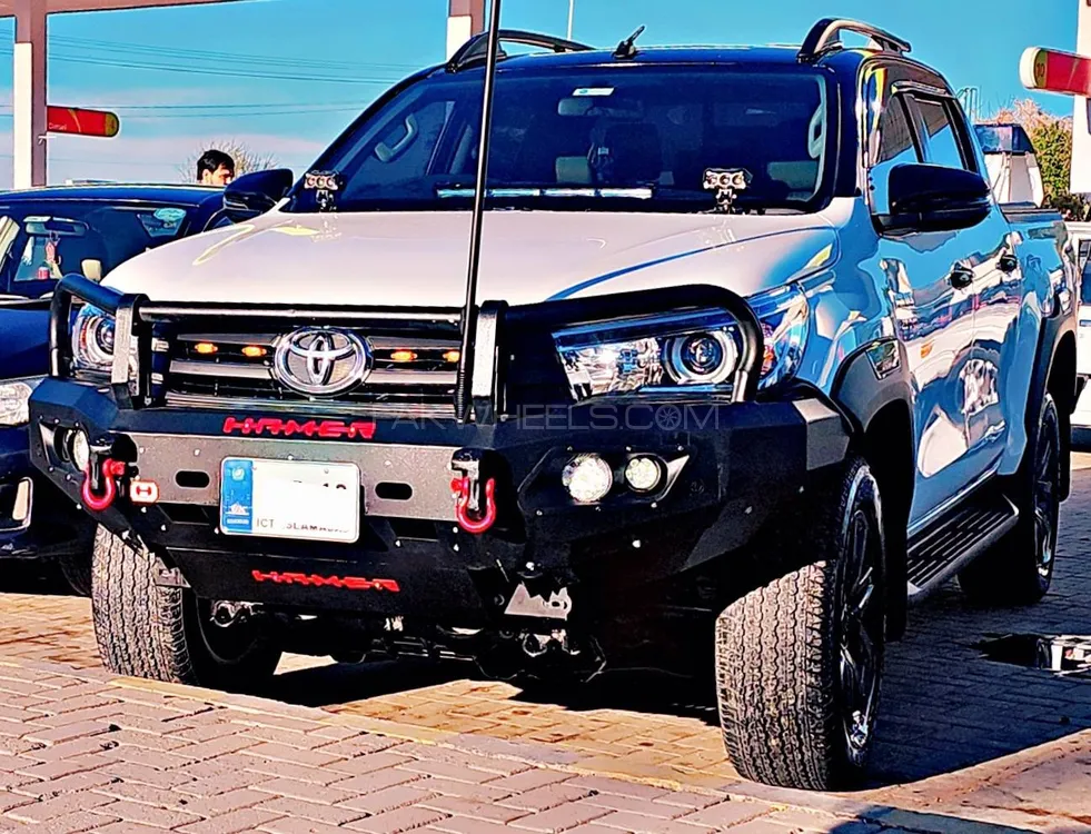 Toyota Hilux 2021 for Sale in Islamabad Image-1