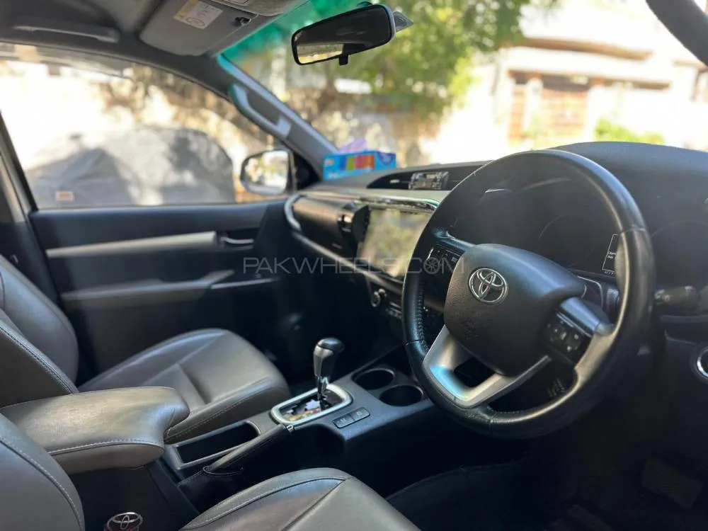 Toyota Hilux 2019 for Sale in Karachi Image-1