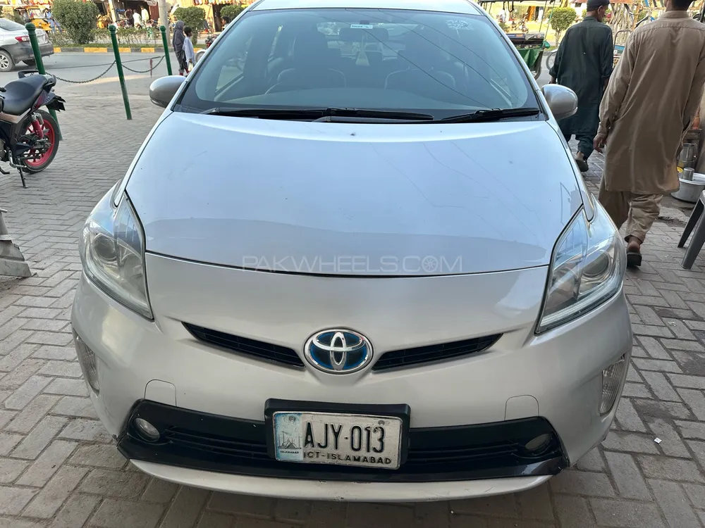 Toyota Prius 2014 for Sale in Chiniot Image-1