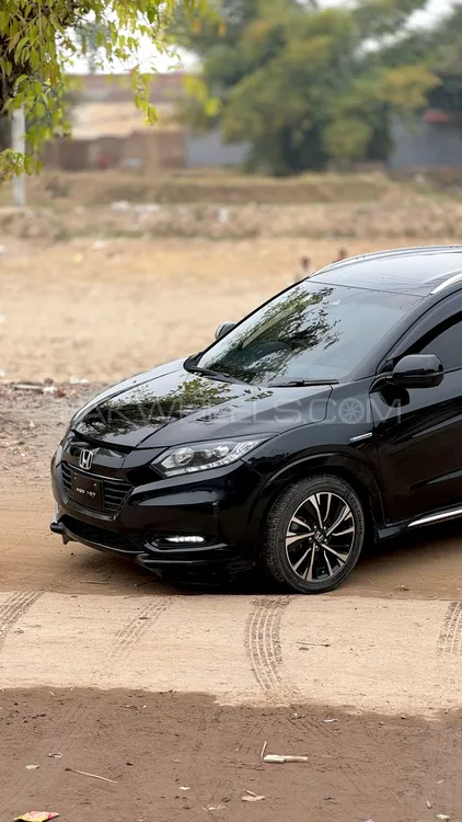 Honda Vezel 2017 for Sale in Mandi bahauddin Image-1
