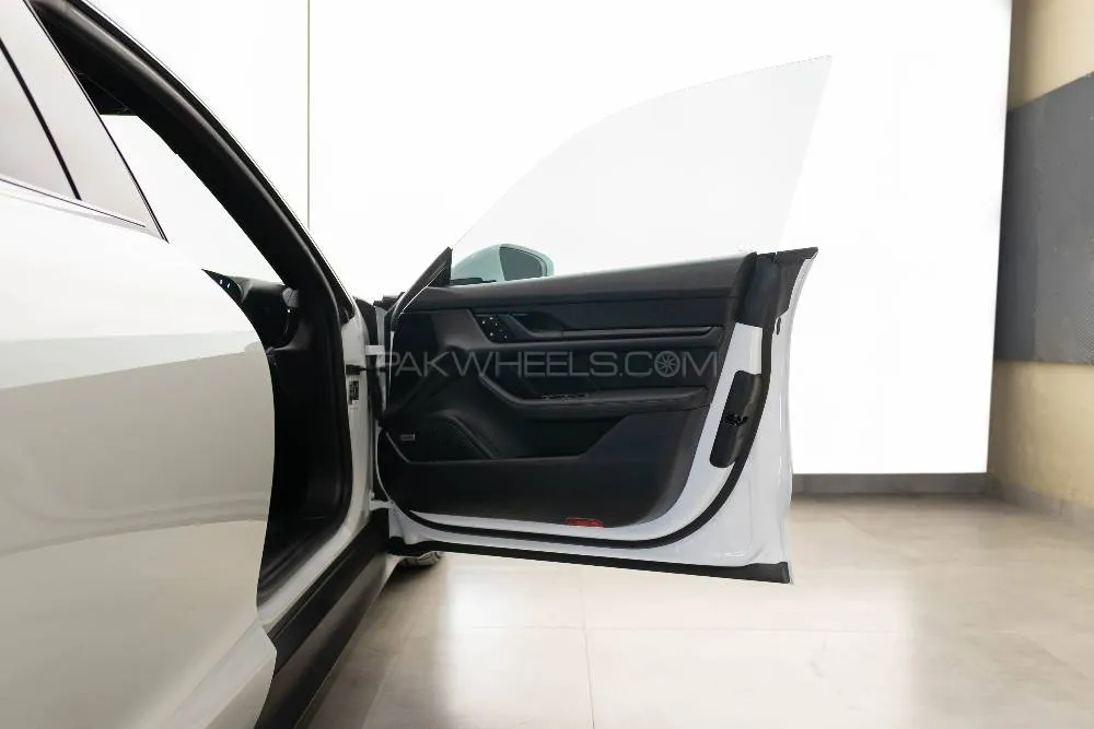 Porsche Taycan 2021 for Sale in Lahore Porsche Taycan 2021 for Sale in Lahore Image-12