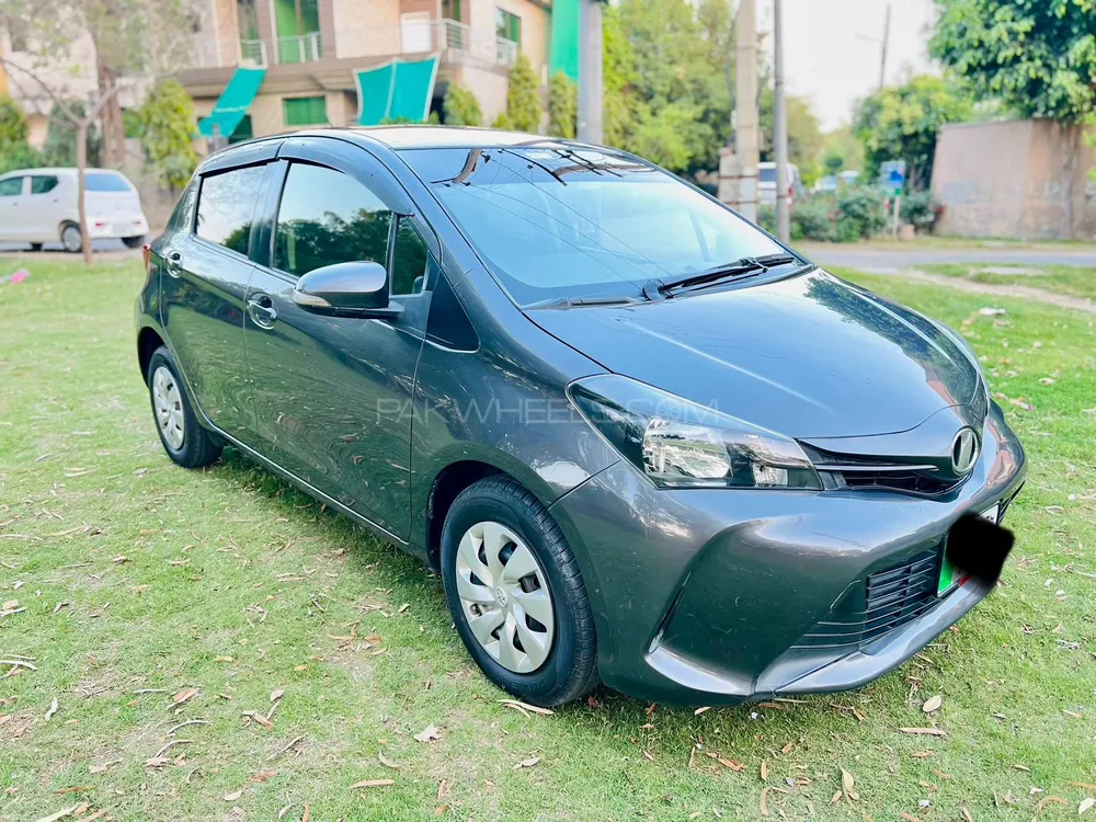 Toyota Vitz 2015 for Sale in Lahore Image-1
