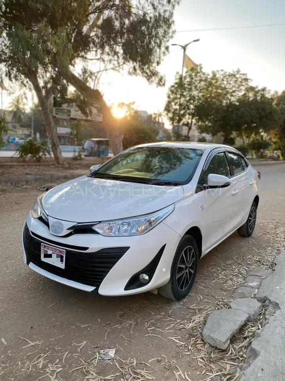 Toyota Yaris Sedan 2020 for Sale in Karachi Image-1