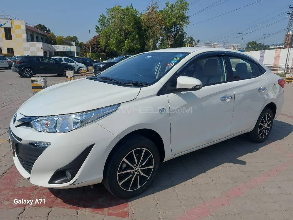 Toyota Yaris Sedan 2021 for Sale in Lahore Image-1
