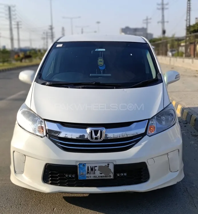 Honda Freed 2014 for Sale in Lahore Image-1