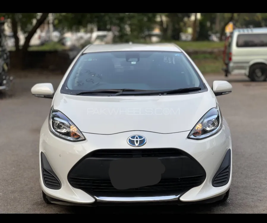 Toyota Aqua 2020 for Sale in Karachi Image-1