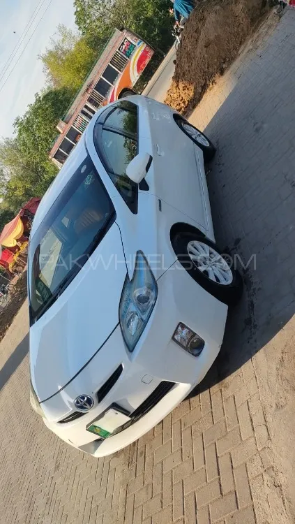 Toyota Prius 2011 for Sale in Sialkot Image-1