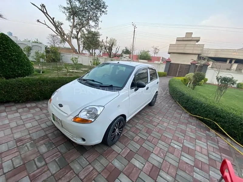 Chevrolet Spark 2010 for Sale in Hujra Shah Mukeem Image-1