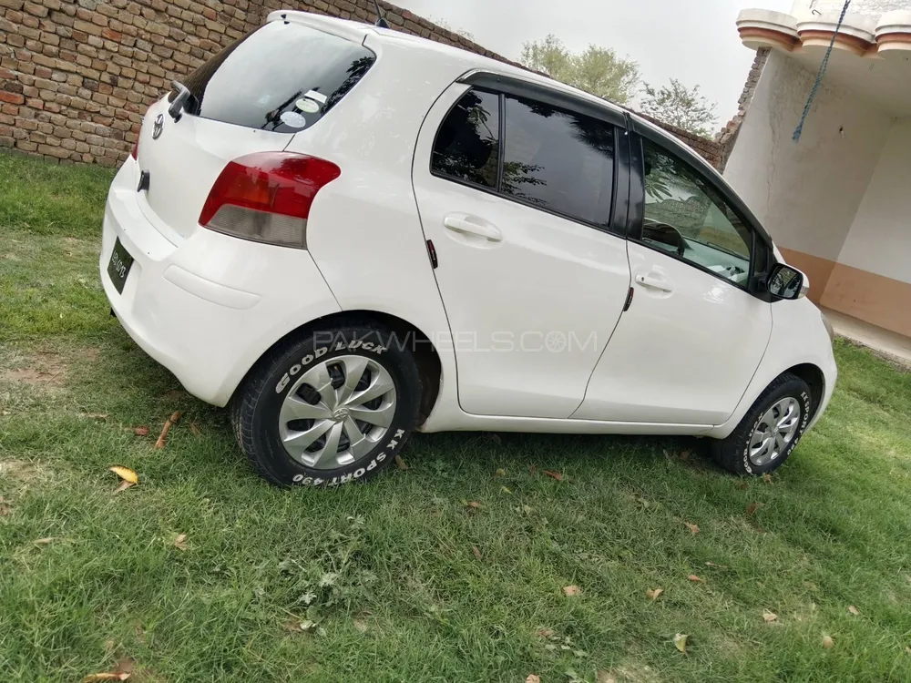 Toyota Vitz 2008 for Sale in Mardan Image-1