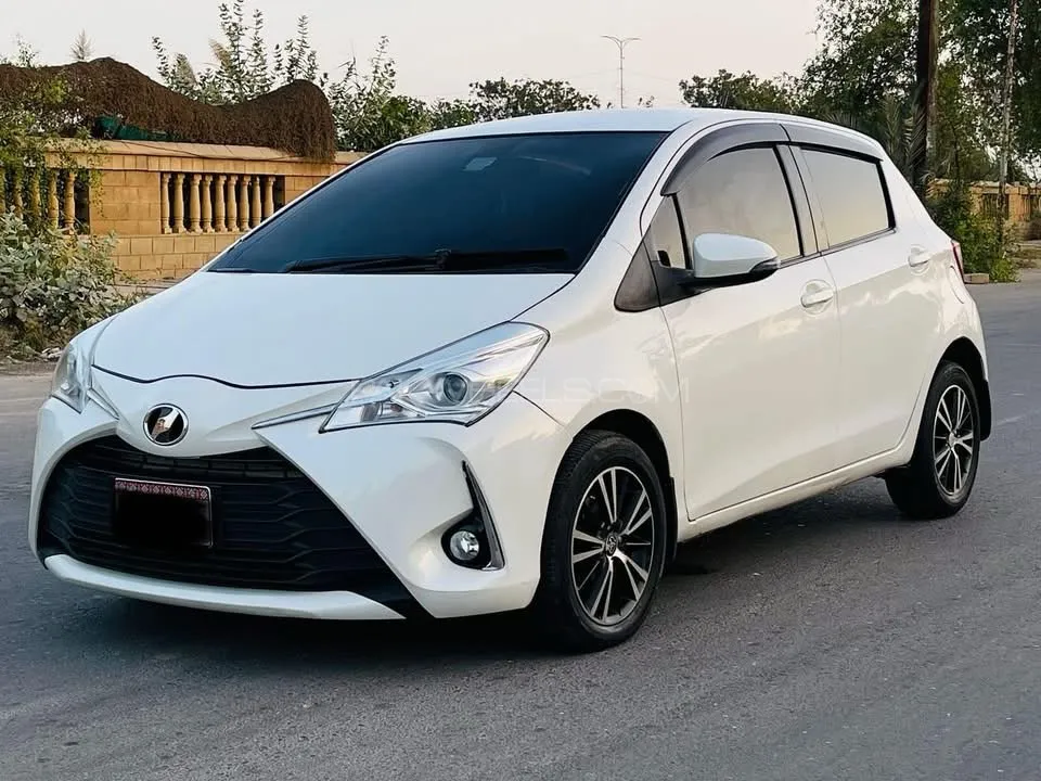 Toyota Vitz 2018 for Sale in Karachi Image-1