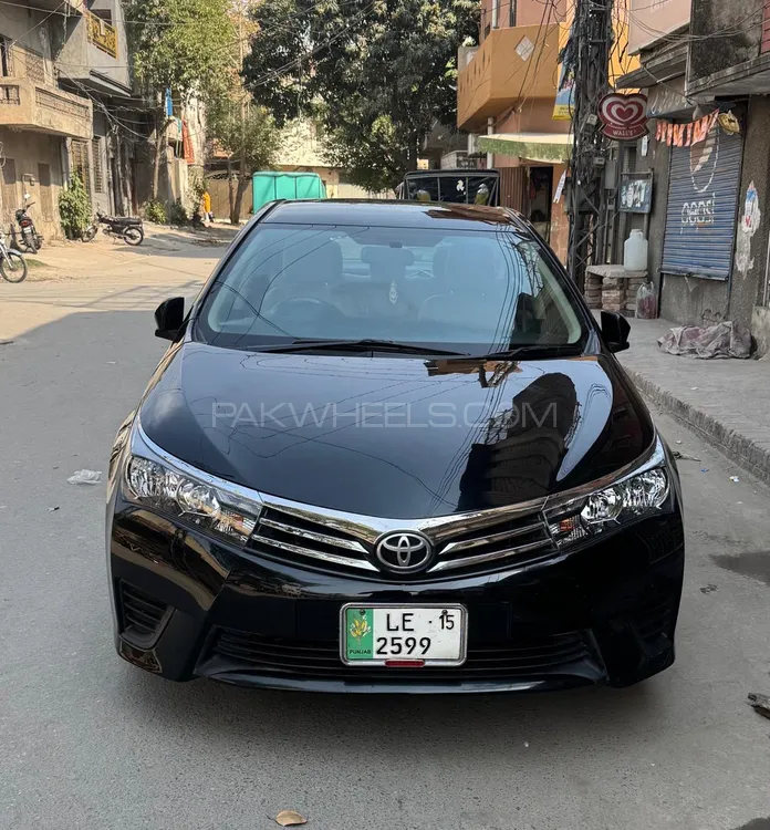 Toyota Corolla 2015 for Sale in Lahore Image-1