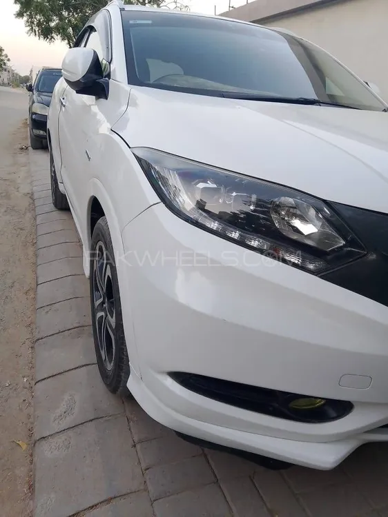 Honda Vezel 2014 for Sale in Karachi Image-1
