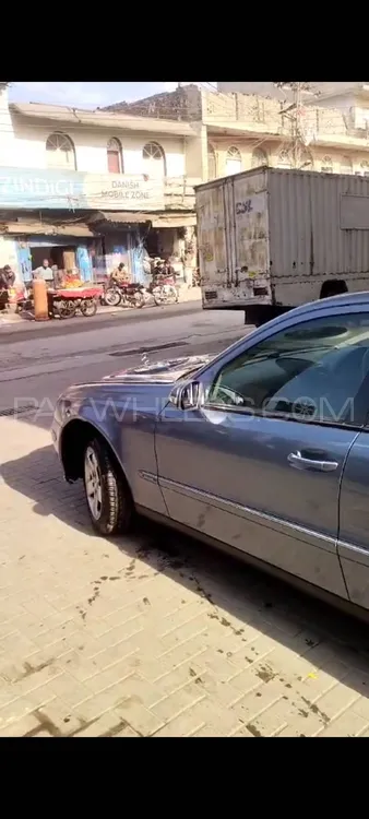 Mercedes Benz E Class 2004 for Sale in Peshawar Mercedes Benz E Class 2004 for Sale in Peshawar Image-3