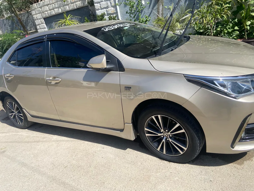 Toyota Corolla 2017 for Sale in Karachi Image-1