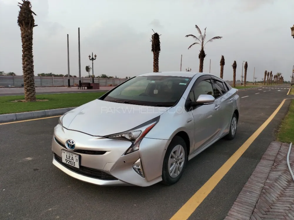 Toyota Prius 2016 for Sale in Faisalabad Image-1