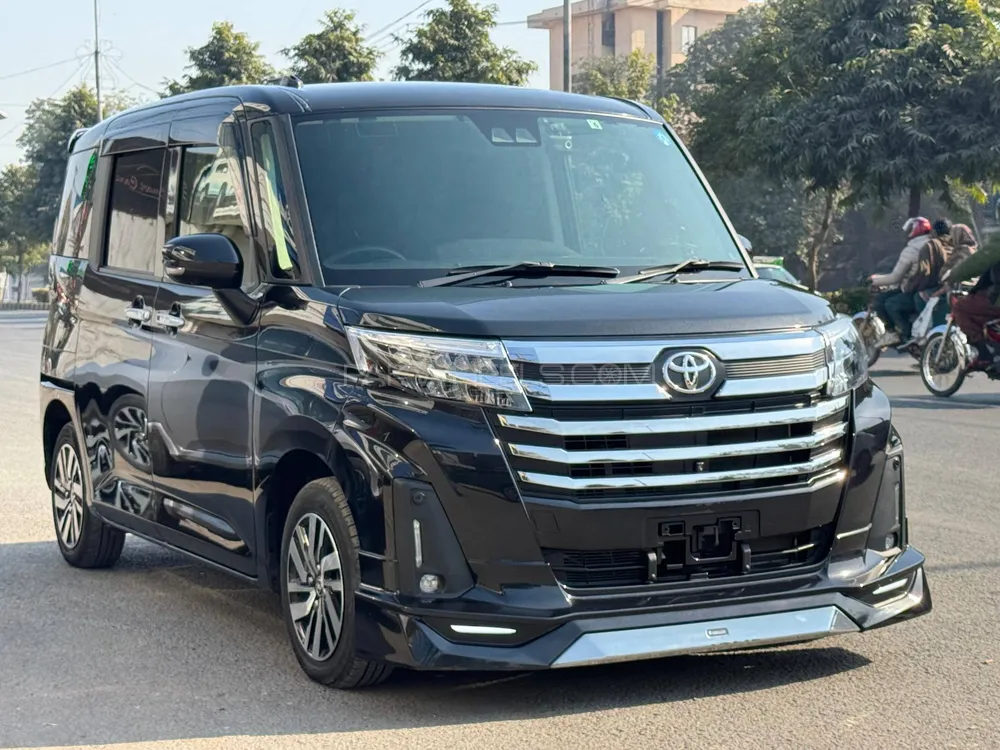 Toyota Roomy 2022 for Sale in Lahore Image-1
