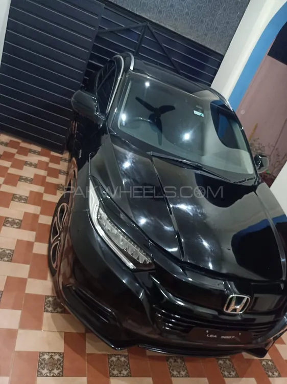 Honda Vezel 2015 for Sale in Faisalabad Image-1