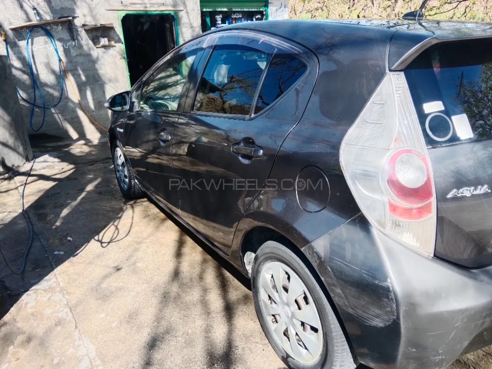 Toyota Aqua 2012 for Sale in Swat Image-1
