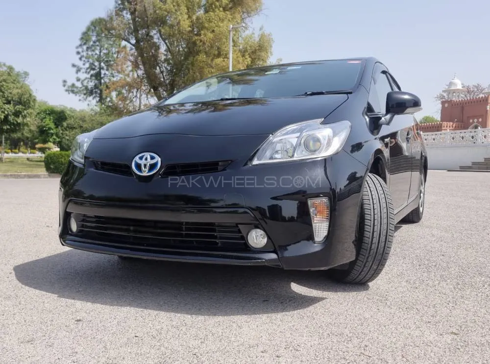 Toyota Prius 2014 for Sale in Wah cantt Image-1