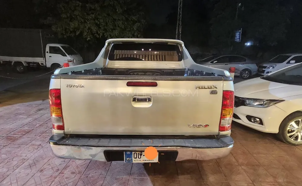 Toyota Hilux 2006 for Sale in Lahore Image-1