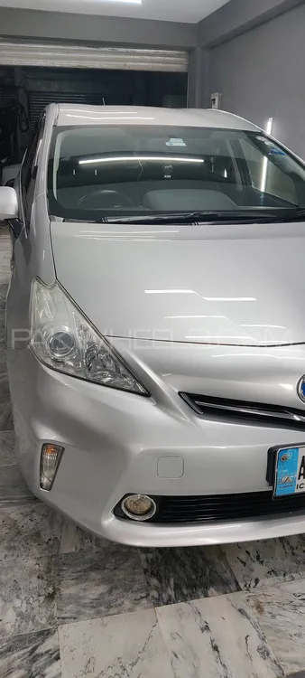 Toyota Prius Alpha 2013 for Sale in Abbottabad Image-1