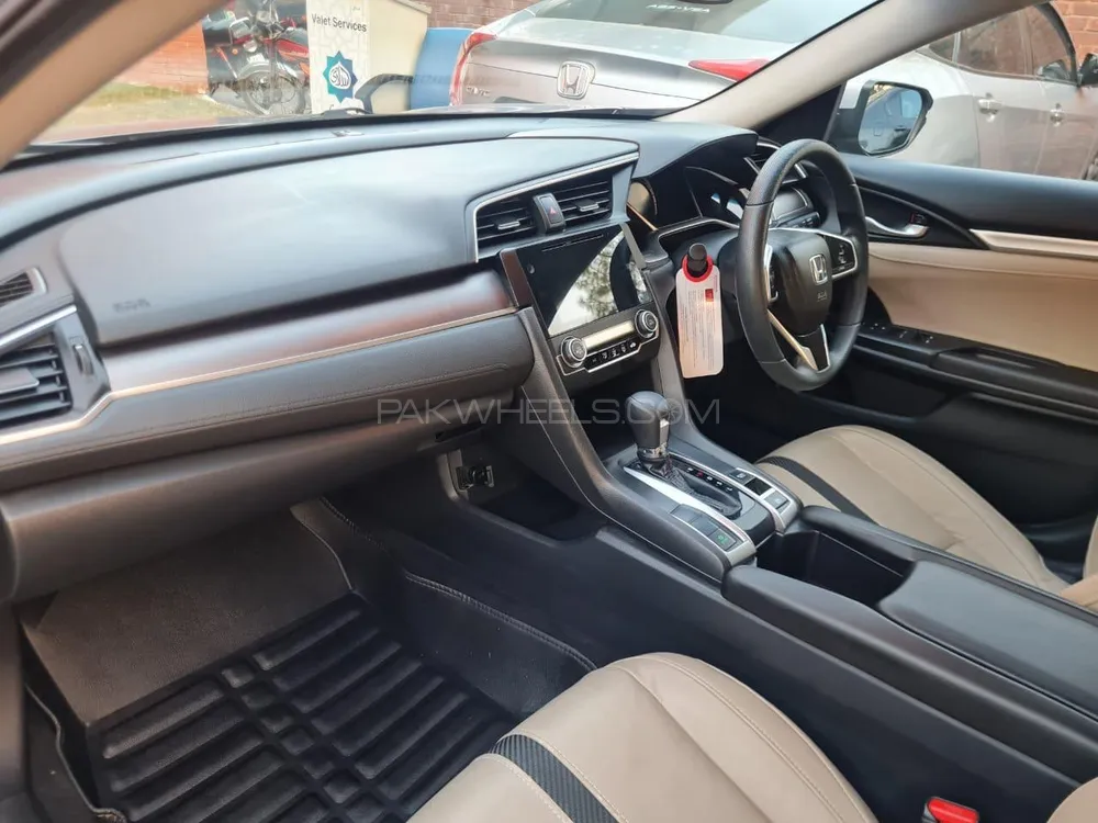 Honda Civic 2018 for Sale in Peshawar Image-1